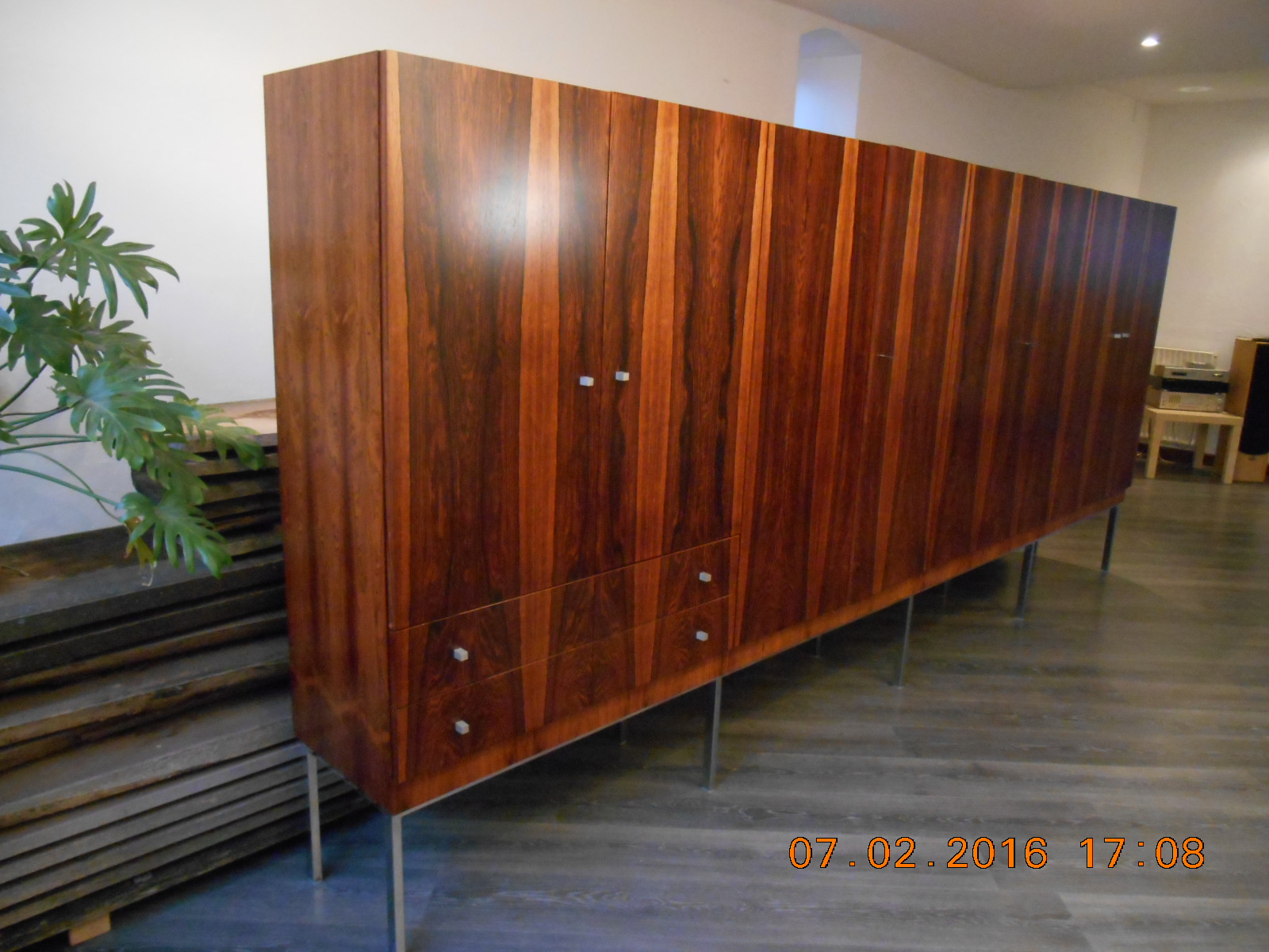 wohnzimmerschrank